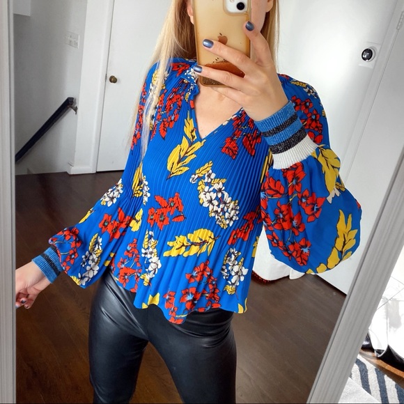 💙 BELLE VERE BOHO BLUE MULTI COLORFUL FLORAL PLEATED LOOSE FIT BLOUSE! - Picture 2 of 9